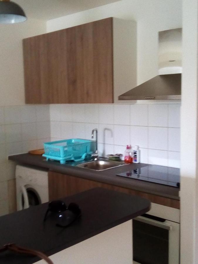 Ferienwohnung Au Meublé des Roches Saint-Gilles-les-Bains Exterior foto